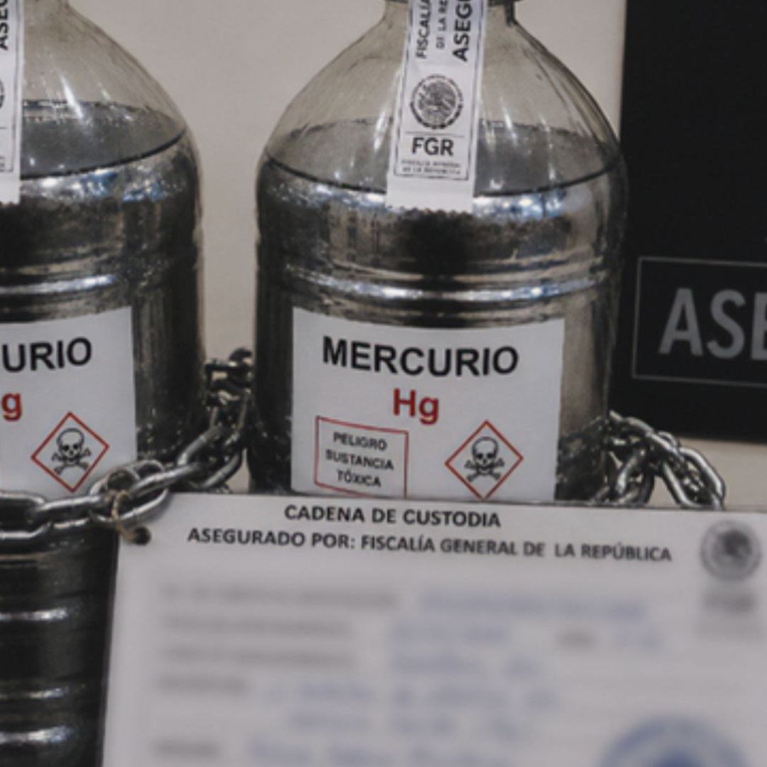 Hallan Dos Envases con Presunto Mercurio en Carretera de Pinal de Amoles